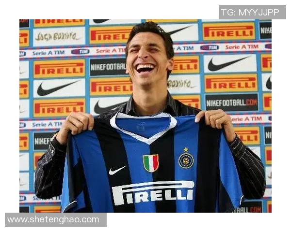 足球明星超短发女的时尚魅力与运动精神完美结合