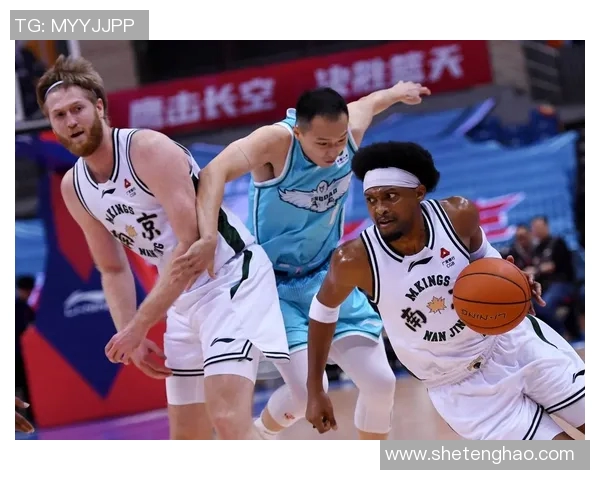 青岛篮球明星教练的成长之路与球队辉煌成就的背后故事 青岛篮球明星教练的成长之路与球队辉煌成就的背后故事